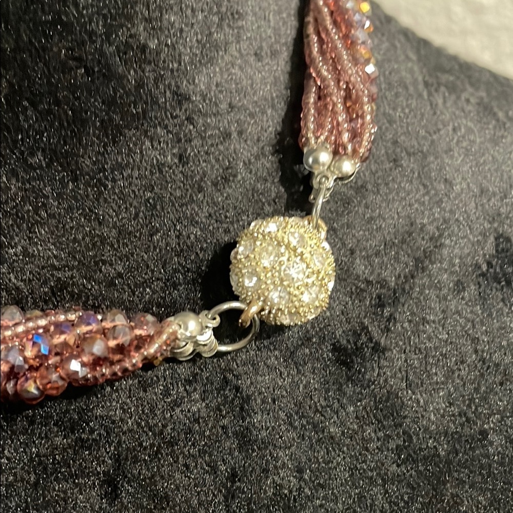 Elegant Pink Beaded Necklace - Picture 4 of 6